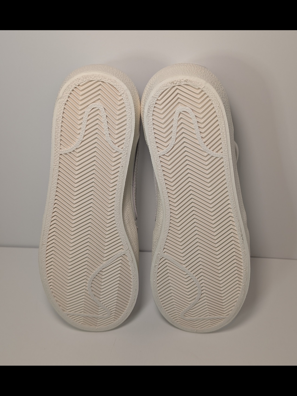 NEW WITH BOX Nike W Killshot 2 Sail/Sail-Team Red Womens US 6.5 - HV0846-133 - Picture 7 of 8